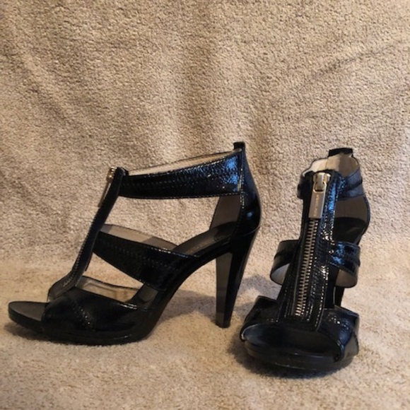 Michael Kors -  Berkley  T-Strap Dress Sandals - Picture 1 of 3